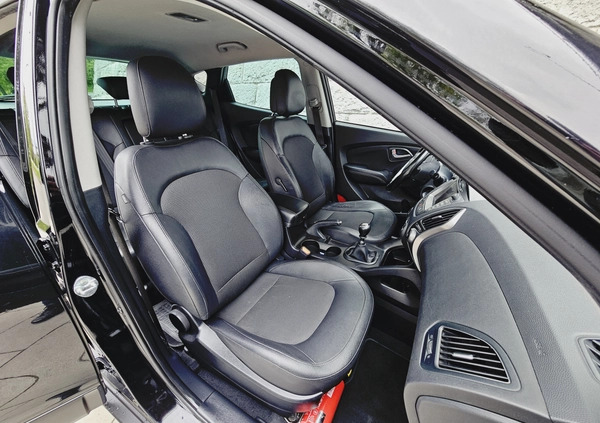 Hyundai ix35 cena 49700 przebieg: 237197, rok produkcji 2015 z Golina małe 781